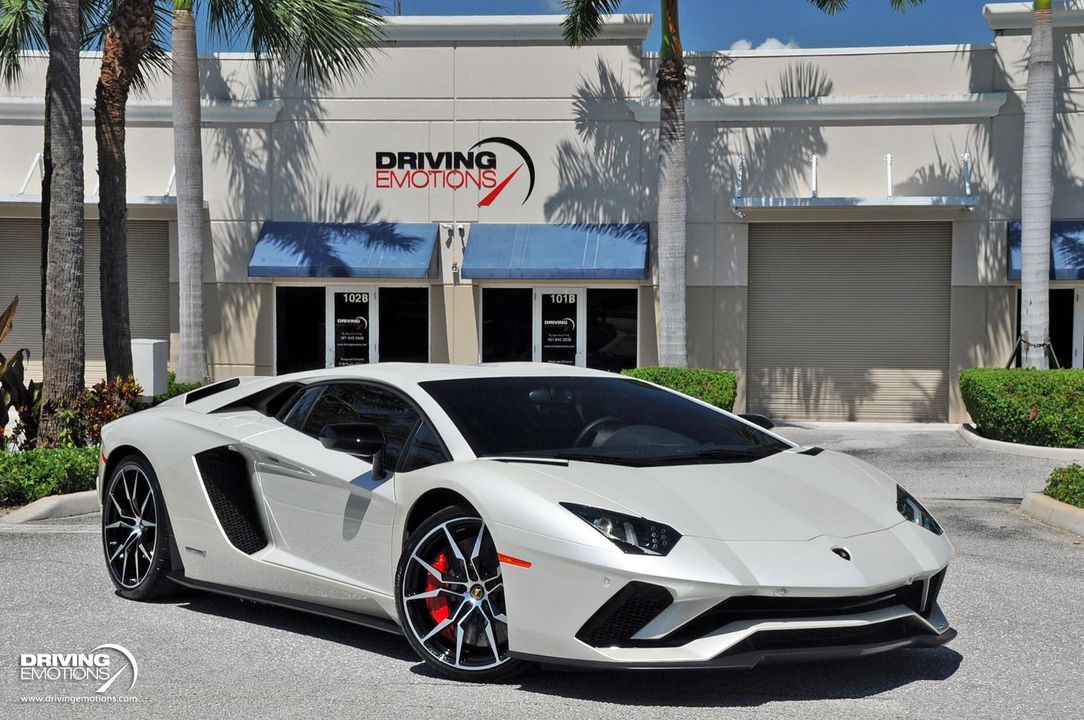 2017 Lamborghini Aventador S