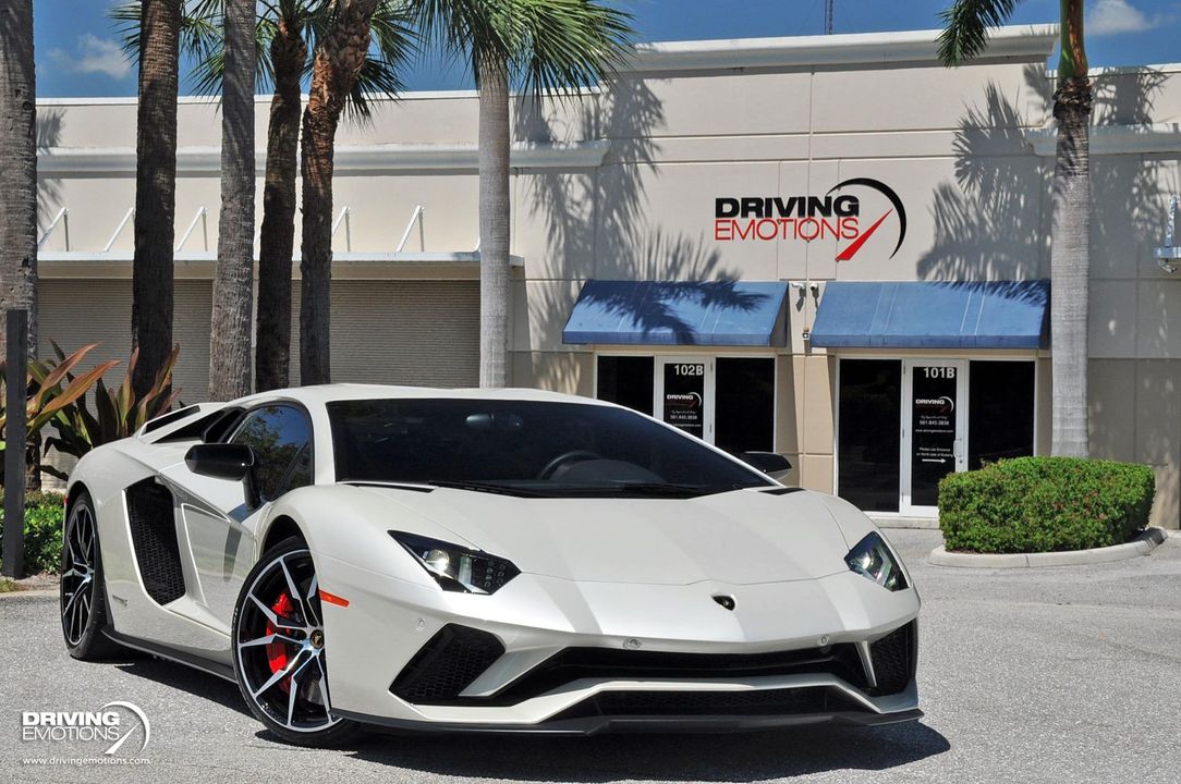 2017 Lamborghini Aventador S