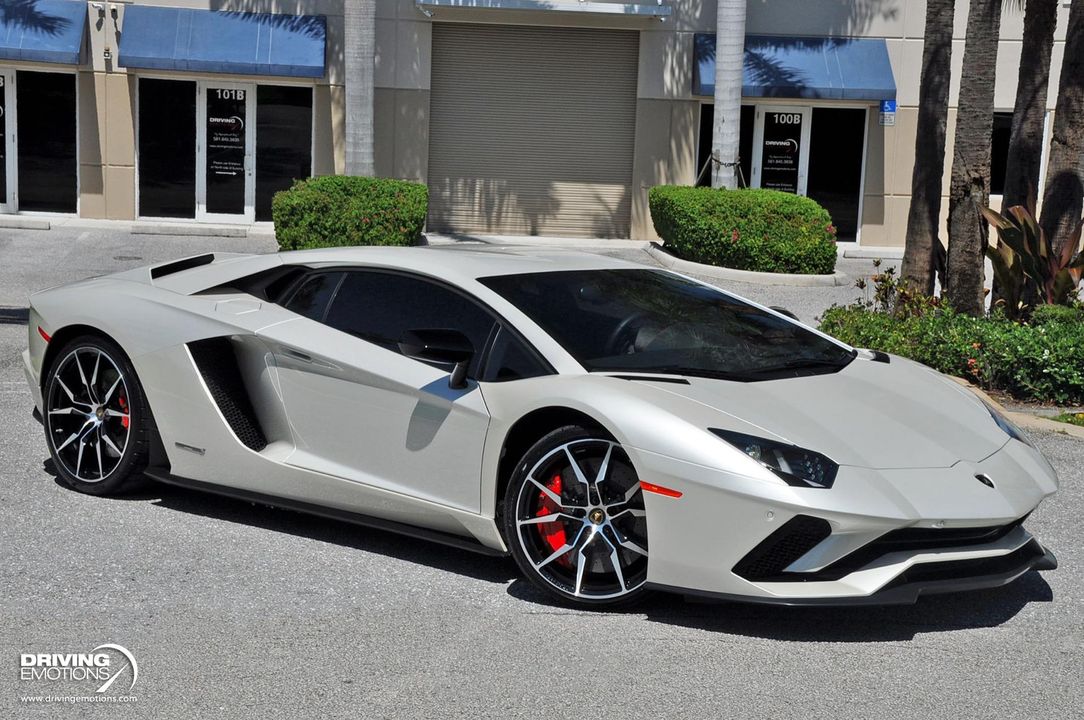 2017 Lamborghini Aventador S
