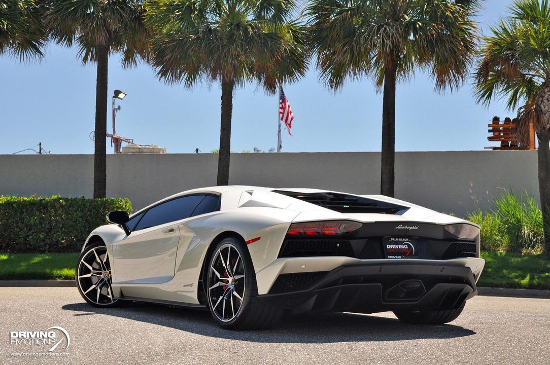 2017 Lamborghini Aventador S
