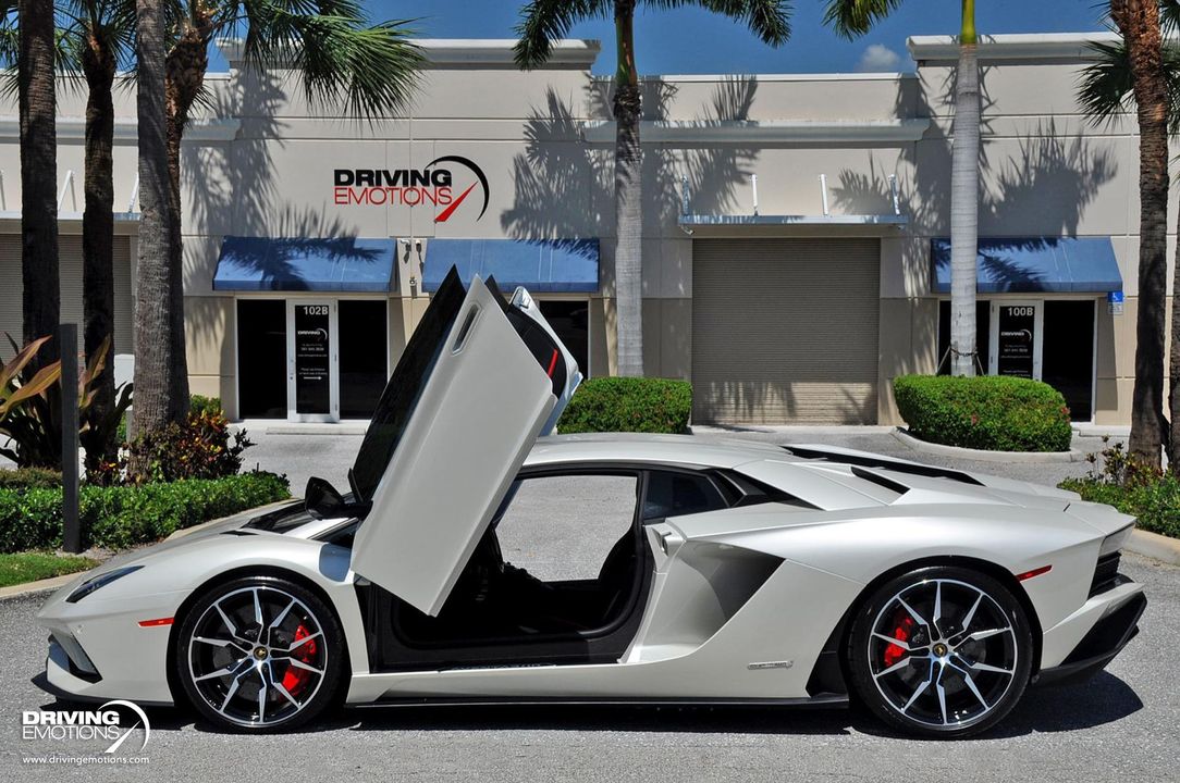 2017 Lamborghini Aventador S