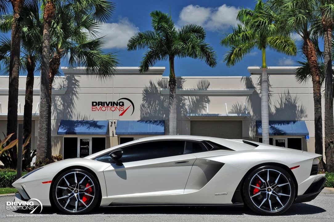 2017 Lamborghini Aventador S