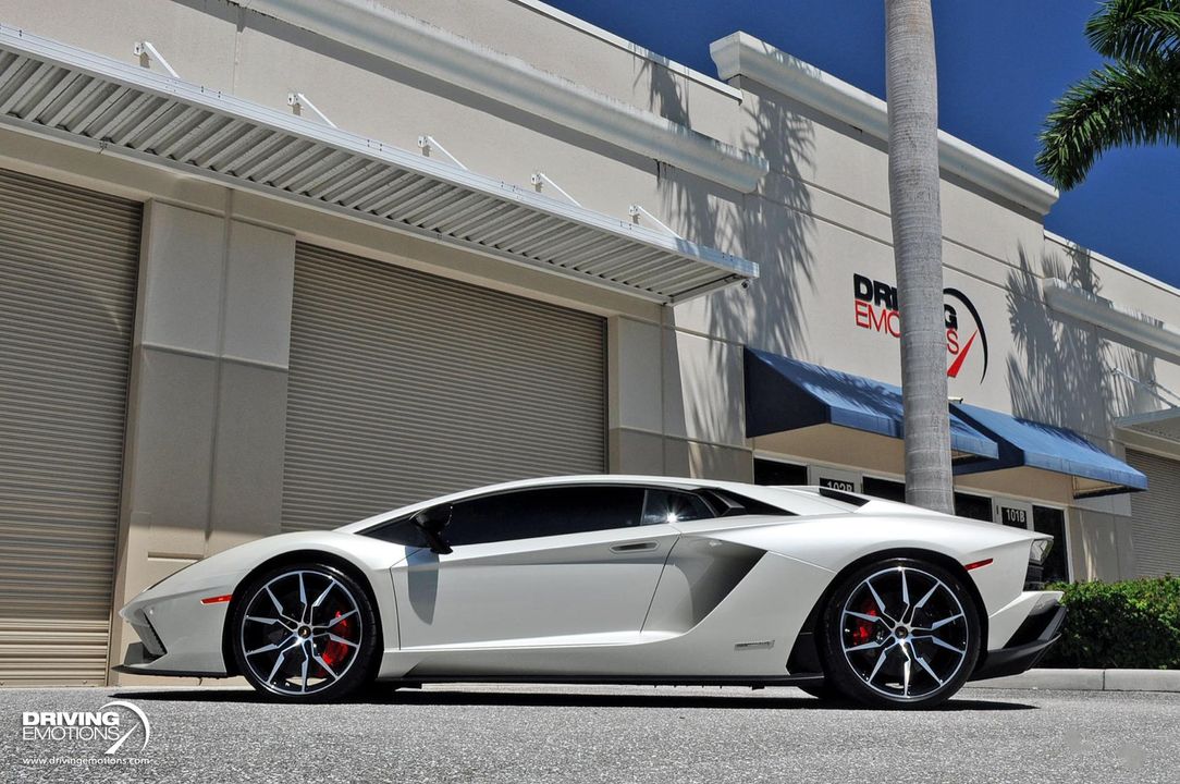 2017 Lamborghini Aventador S