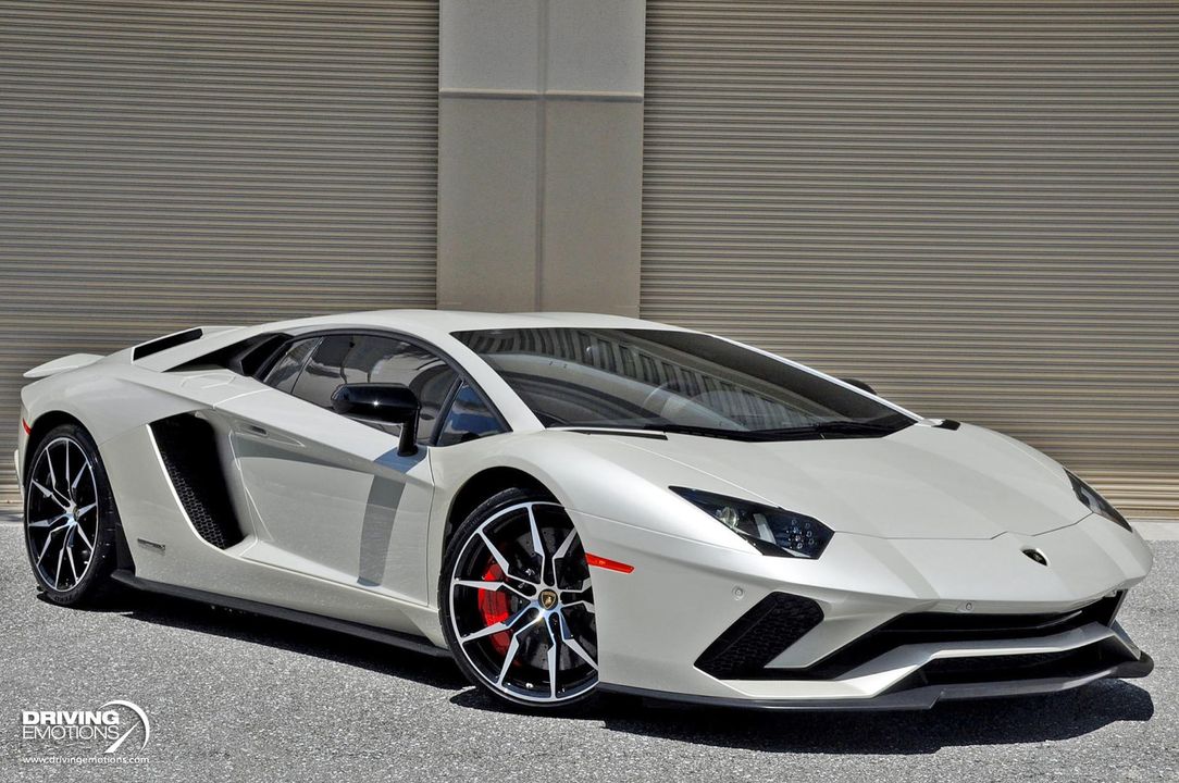 2017 Lamborghini Aventador S