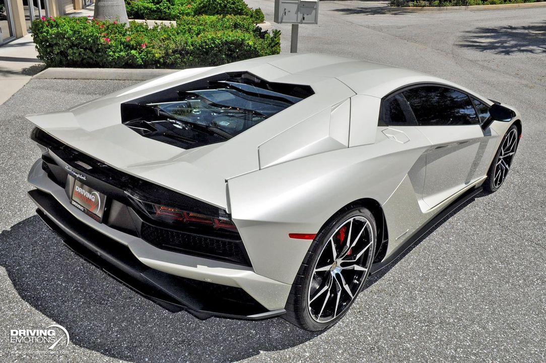 2017 Lamborghini Aventador S