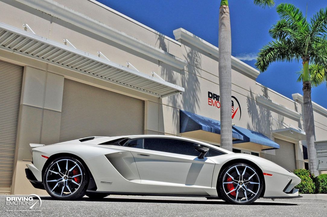 2017 Lamborghini Aventador S