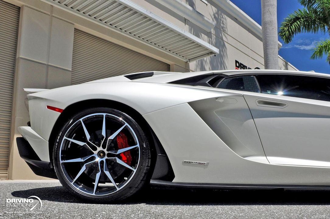 2017 Lamborghini Aventador S