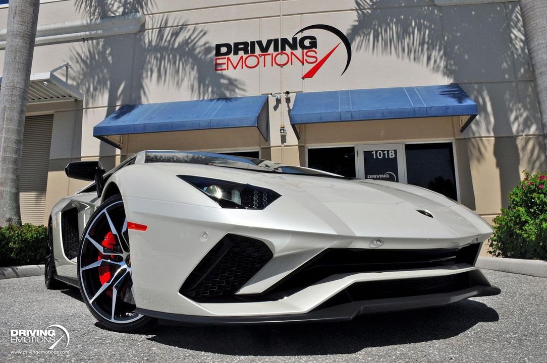 2017 Lamborghini Aventador S