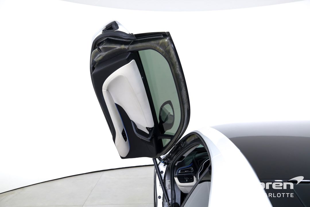 2016 BMW i8
