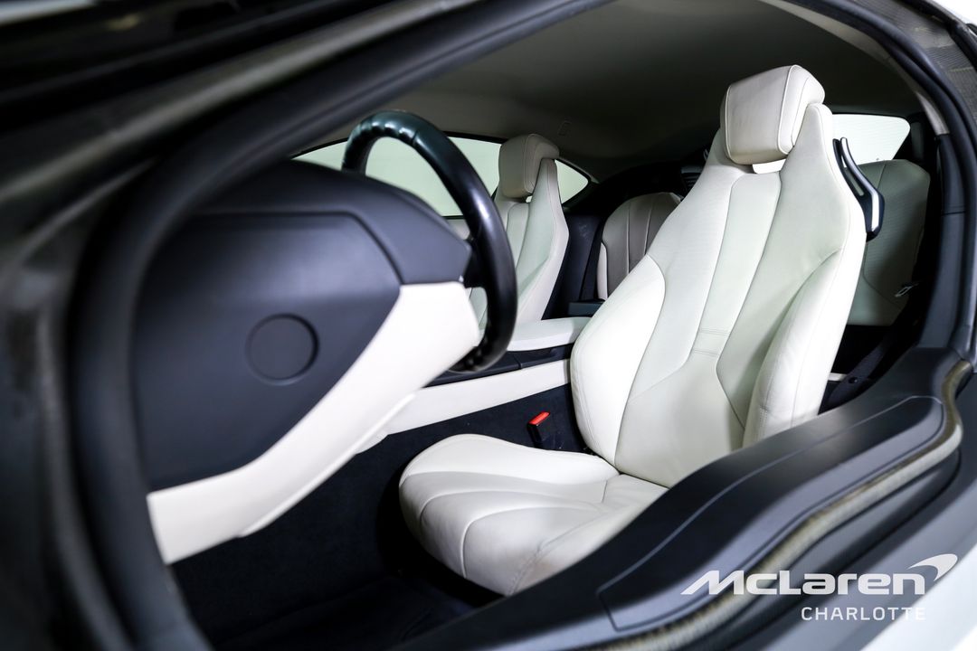 2016 BMW i8