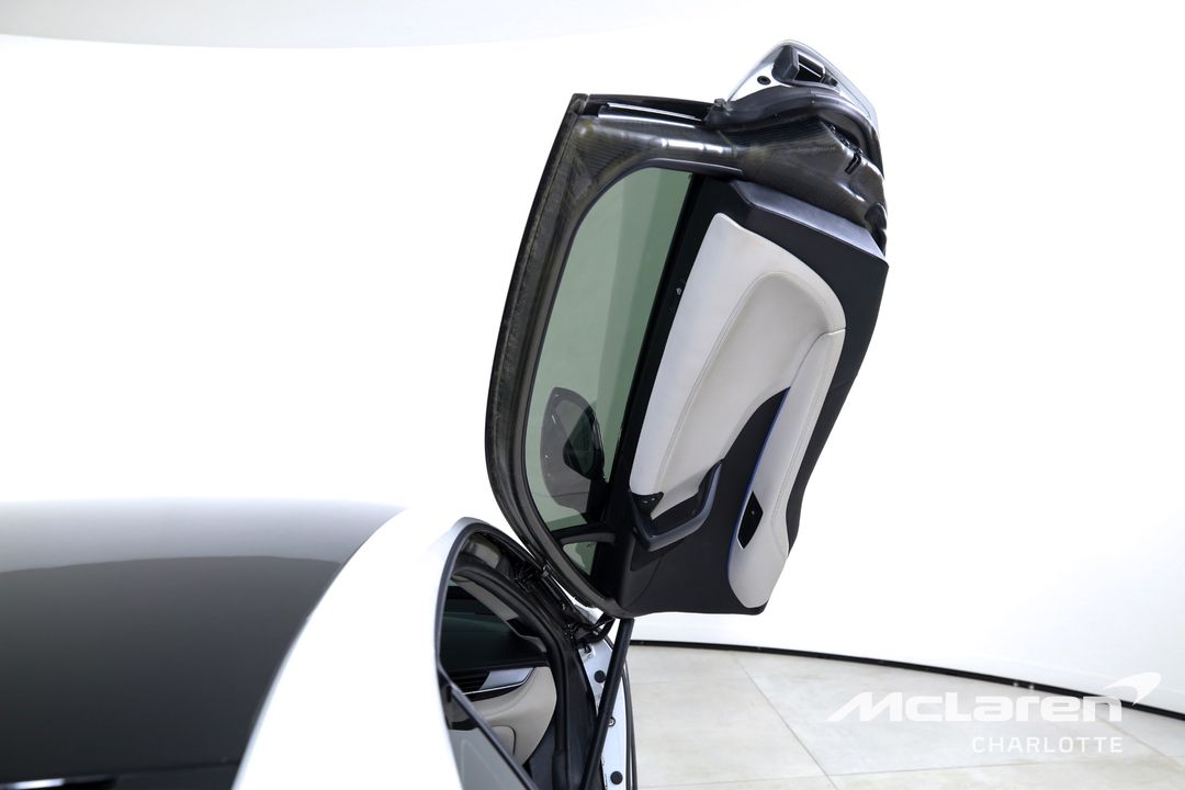 2016 BMW i8