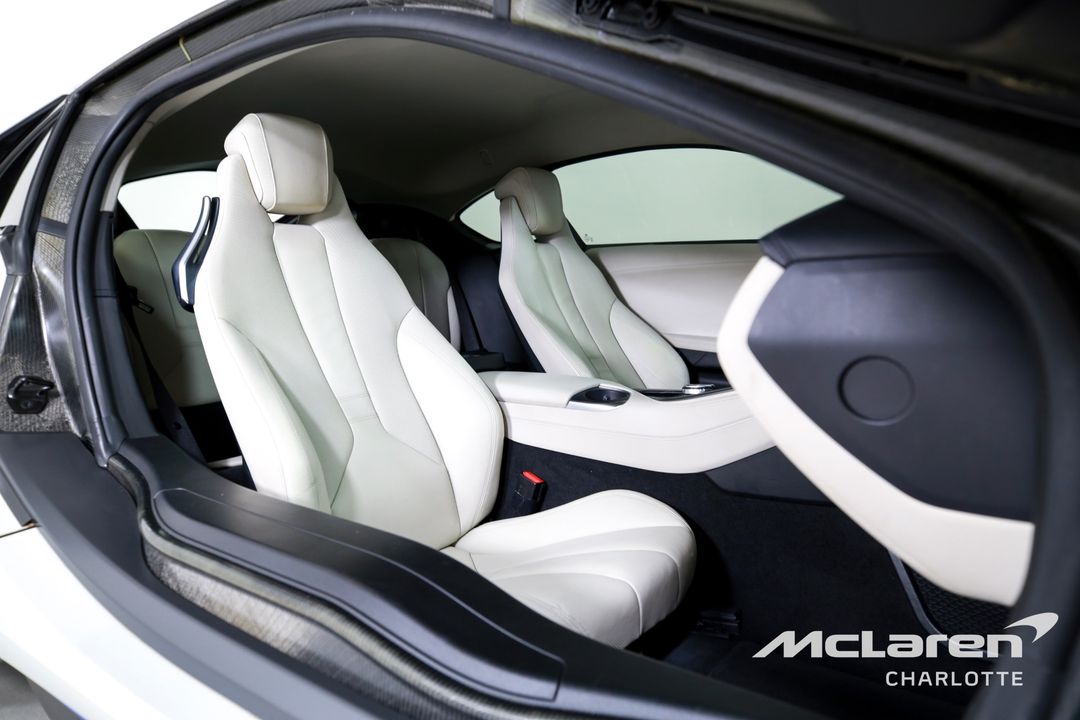 2016 BMW i8