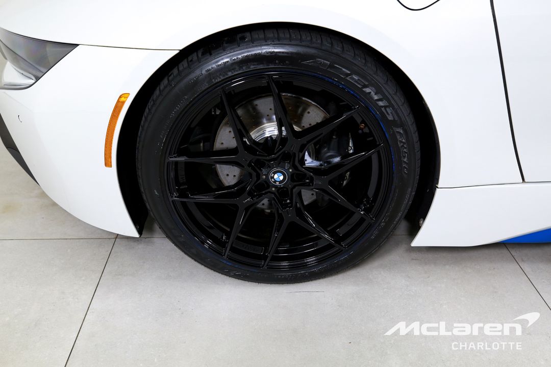 2016 BMW i8