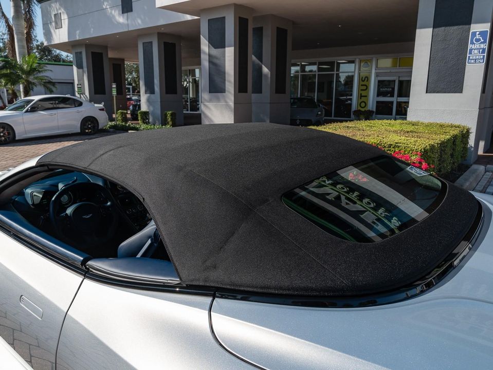 2020 Aston Martin DBS