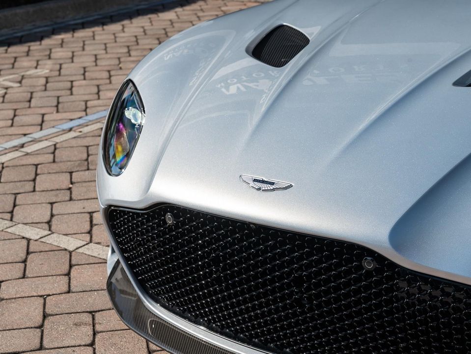 2020 Aston Martin DBS