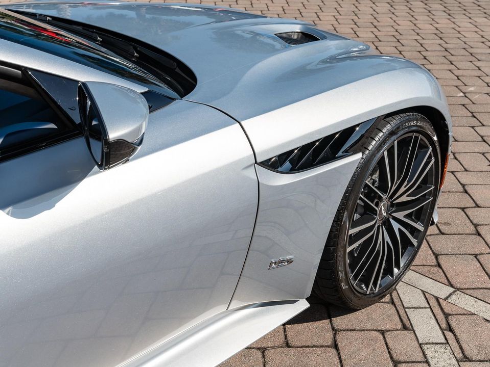 2020 Aston Martin DBS
