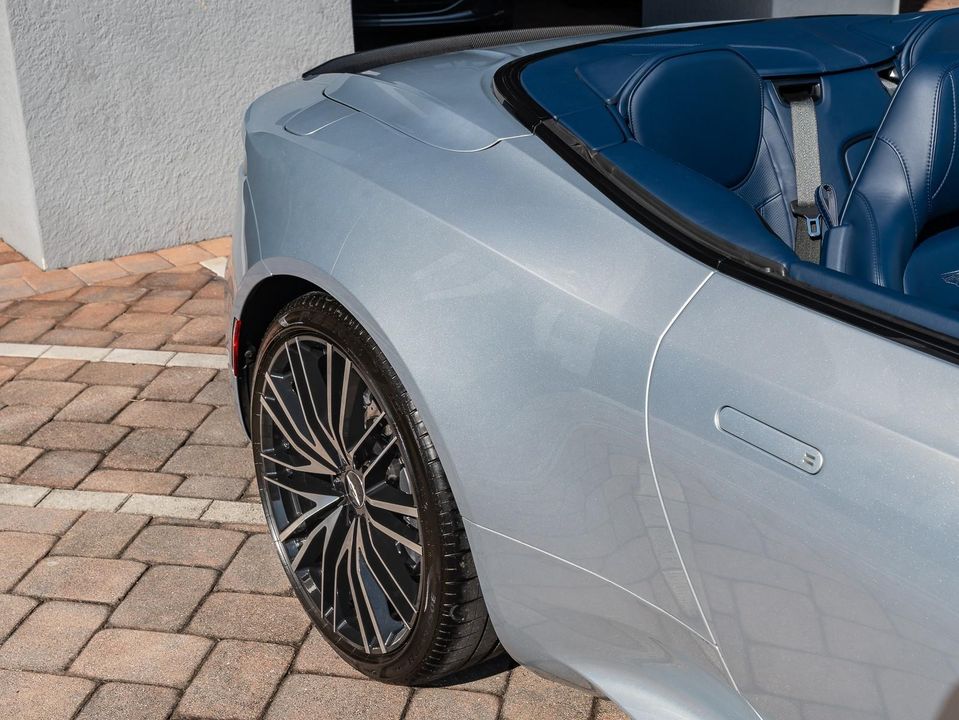 2020 Aston Martin DBS