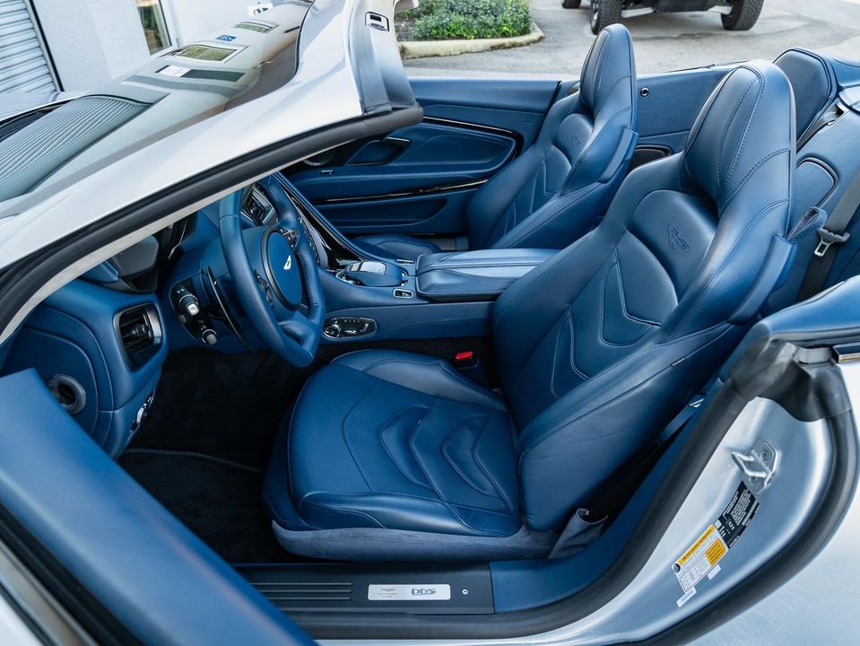 2020 Aston Martin DBS