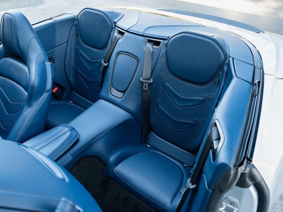 2020 Aston Martin DBS