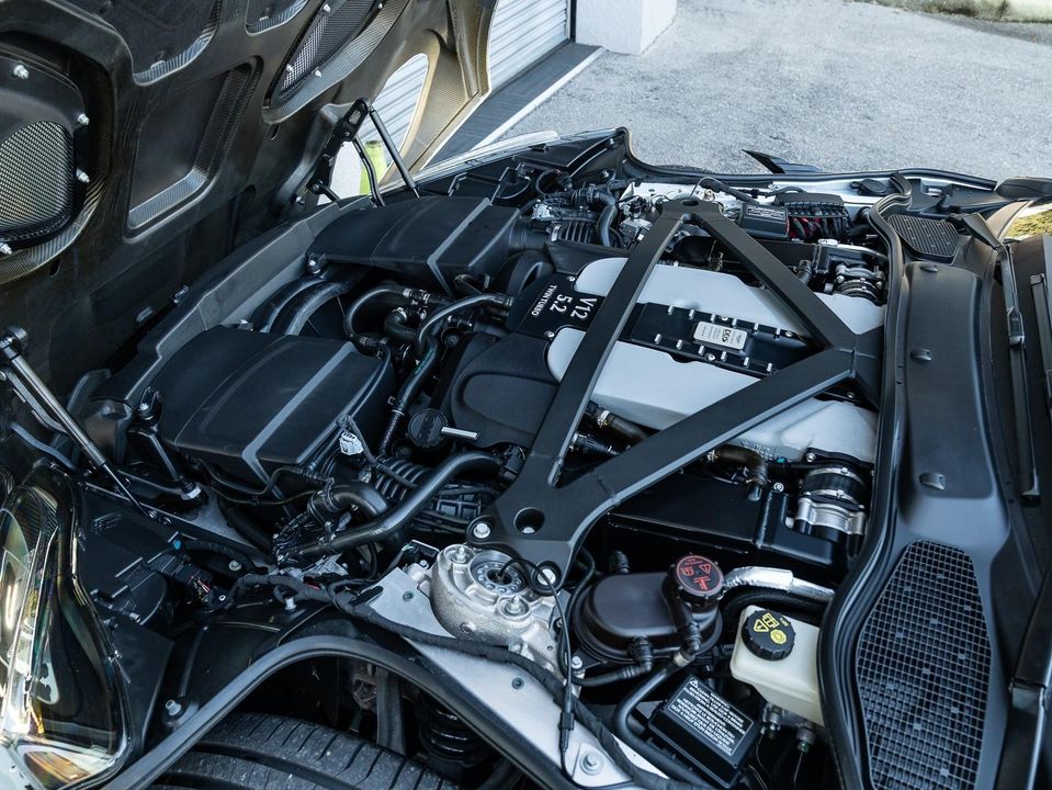 2020 Aston Martin DBS