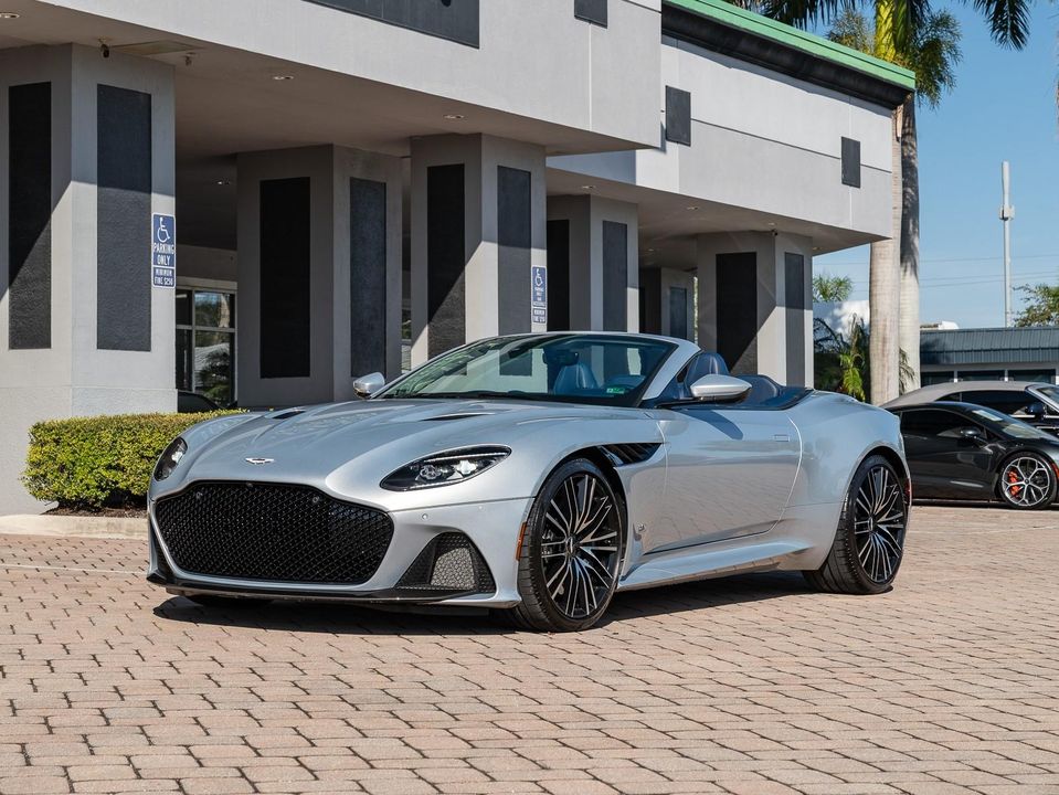 2020 Aston Martin DBS