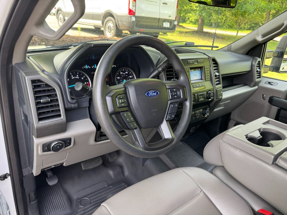 2022 Ford Super Duty F-350 SRW XL