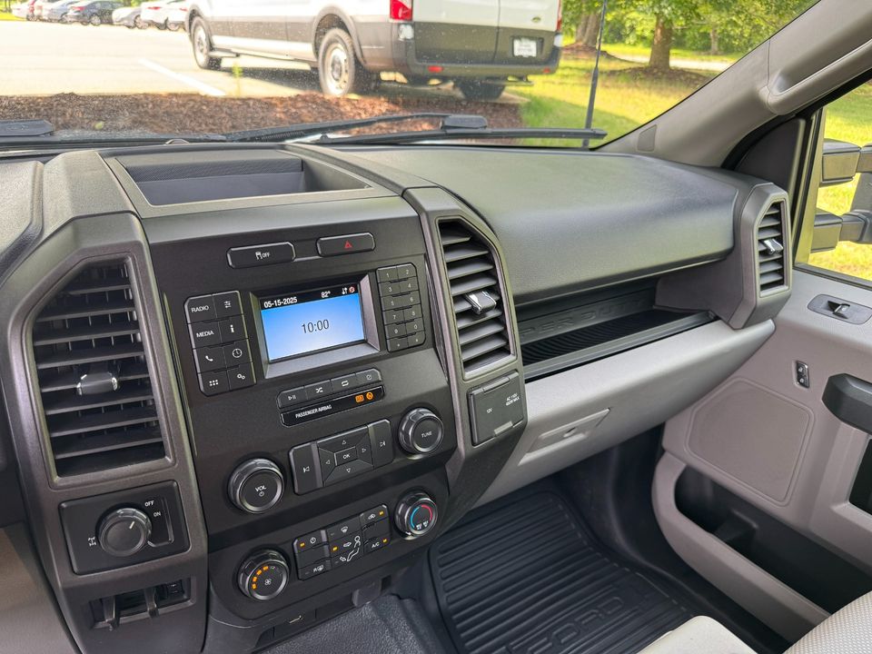2022 Ford Super Duty F-350 SRW XL