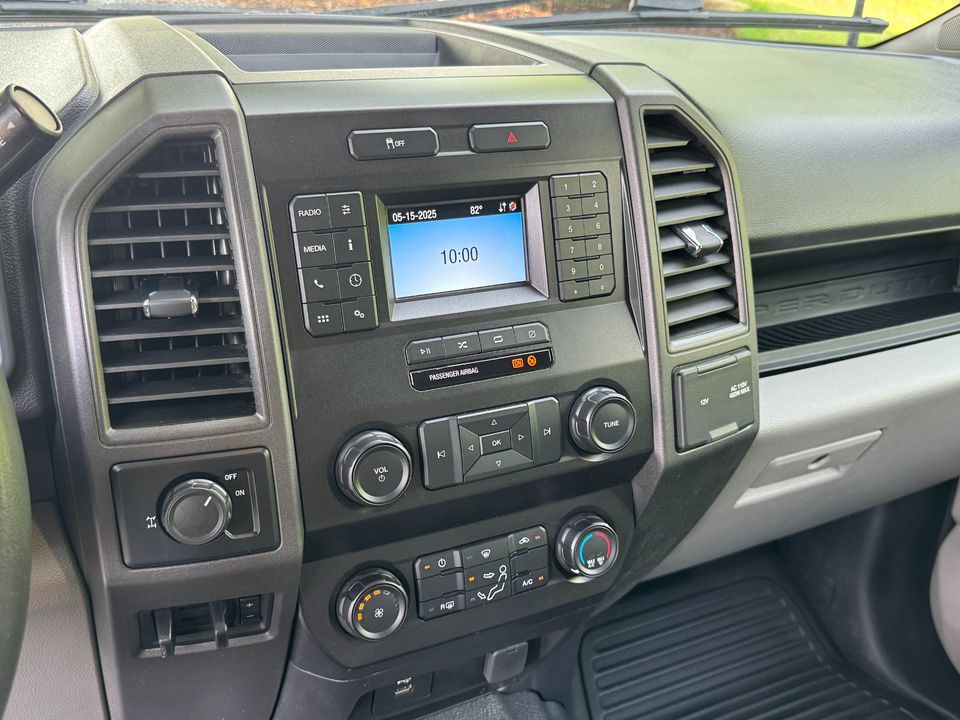 2022 Ford Super Duty F-350 SRW XL