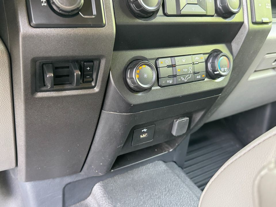 2022 Ford Super Duty F-350 SRW XL