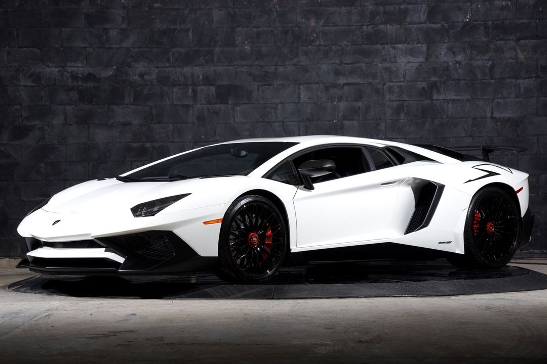 2016 Lamborghini Aventador
