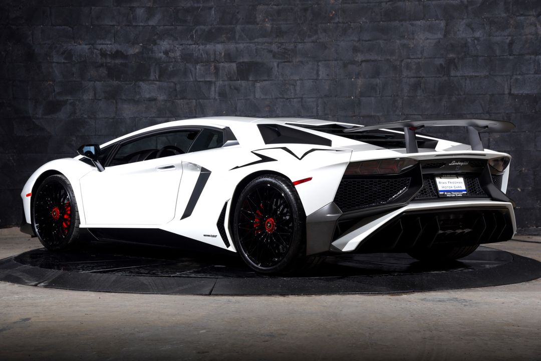 2016 Lamborghini Aventador