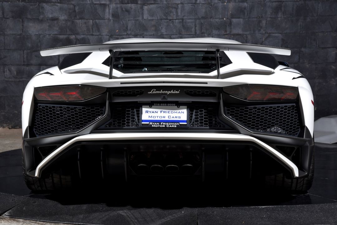 2016 Lamborghini Aventador