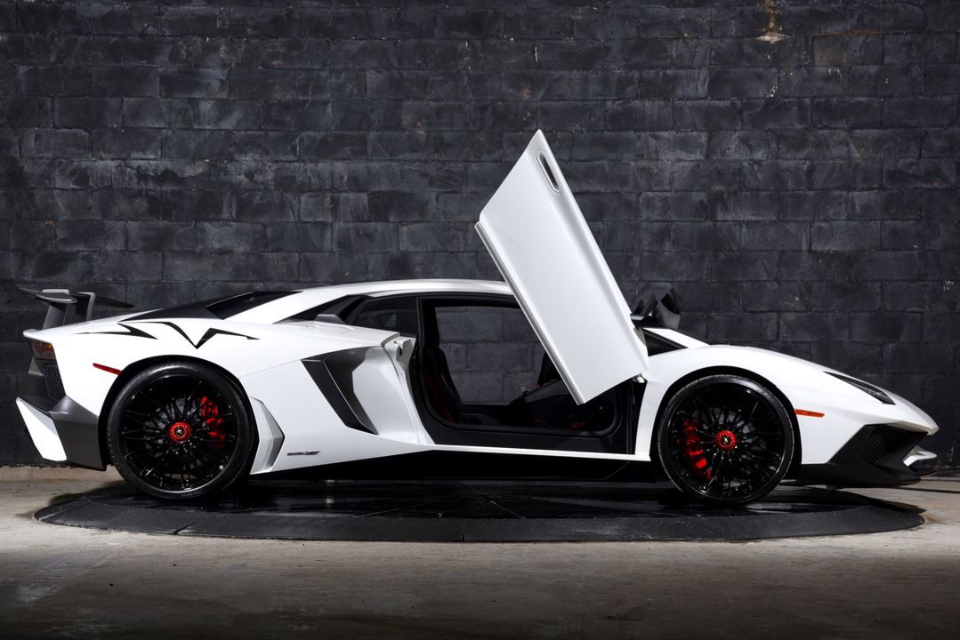 2016 Lamborghini Aventador