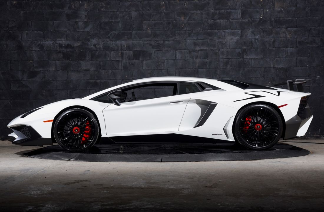2016 Lamborghini Aventador