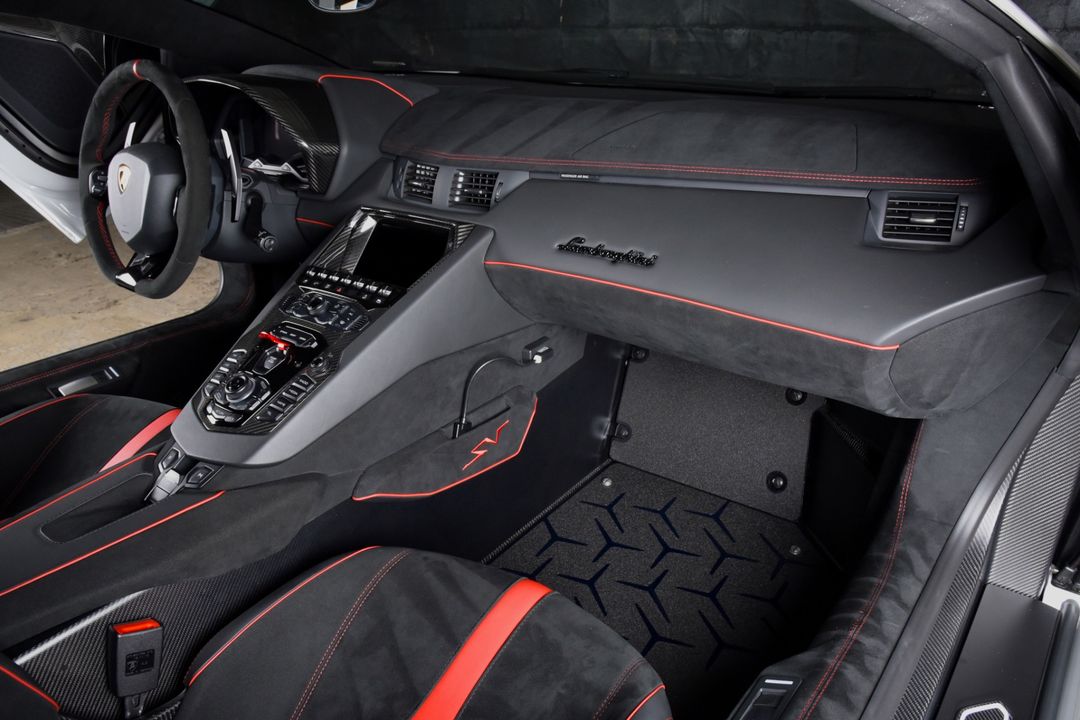 2016 Lamborghini Aventador