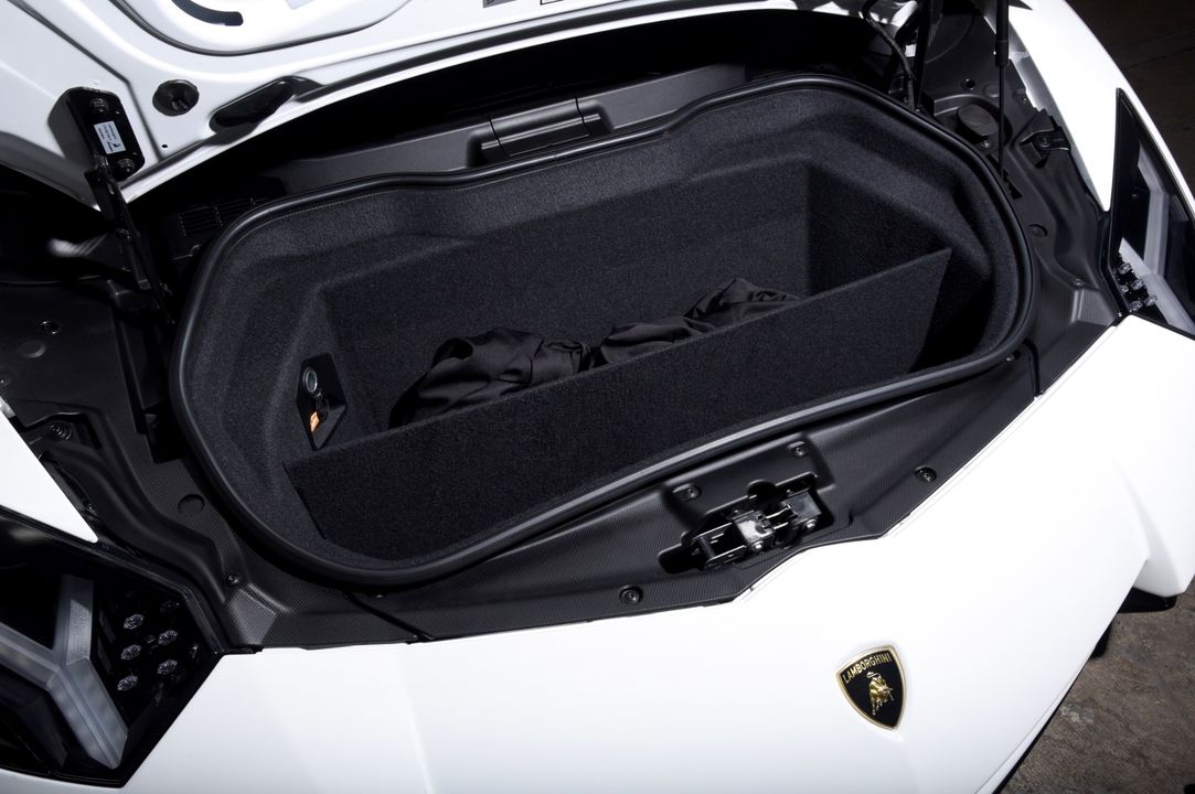 2016 Lamborghini Aventador