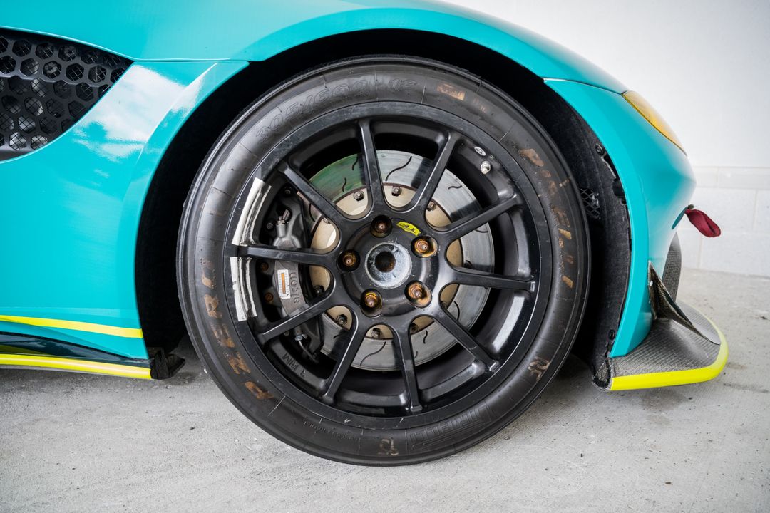 2020 Aston Martin VANTAGE