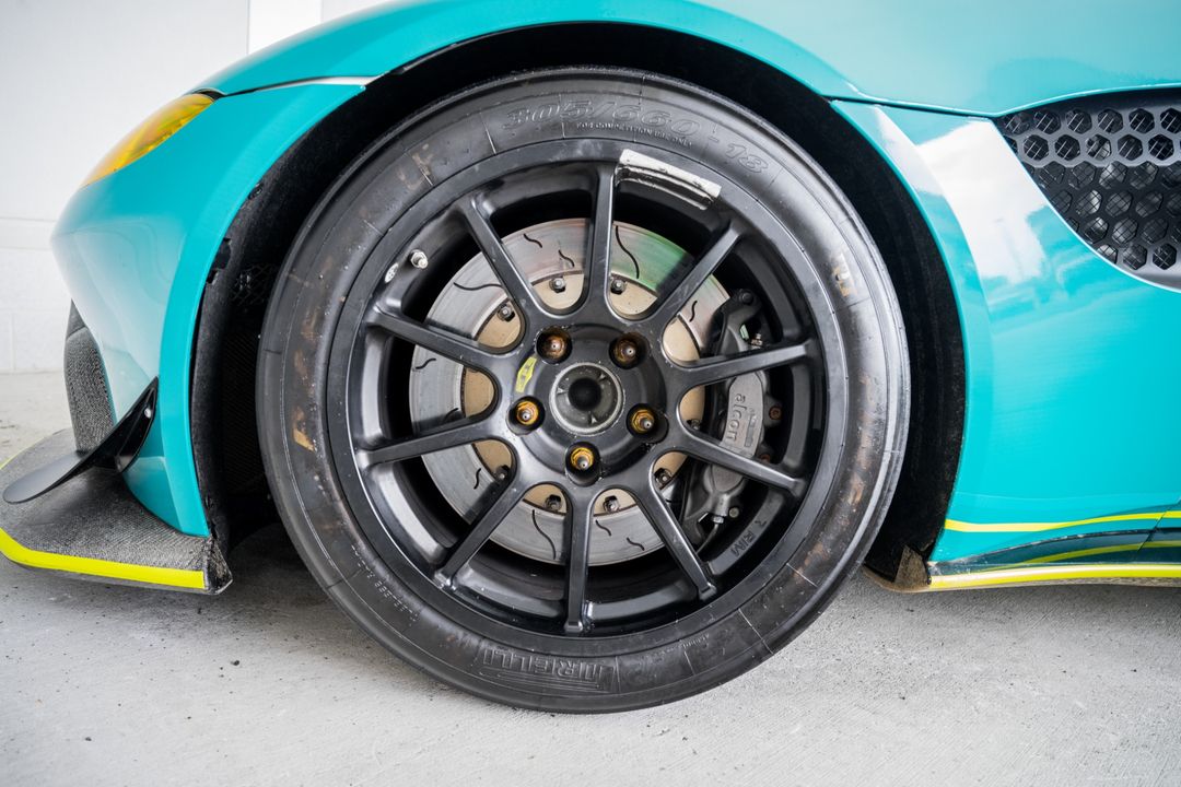 2020 Aston Martin VANTAGE