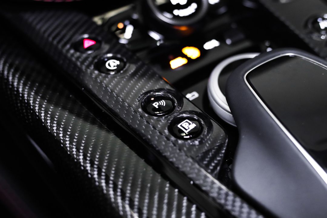 2023 Aston Martin DBX