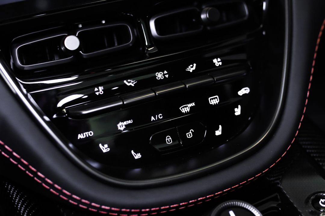 2023 Aston Martin DBX
