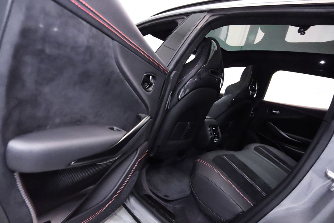 2023 Aston Martin DBX