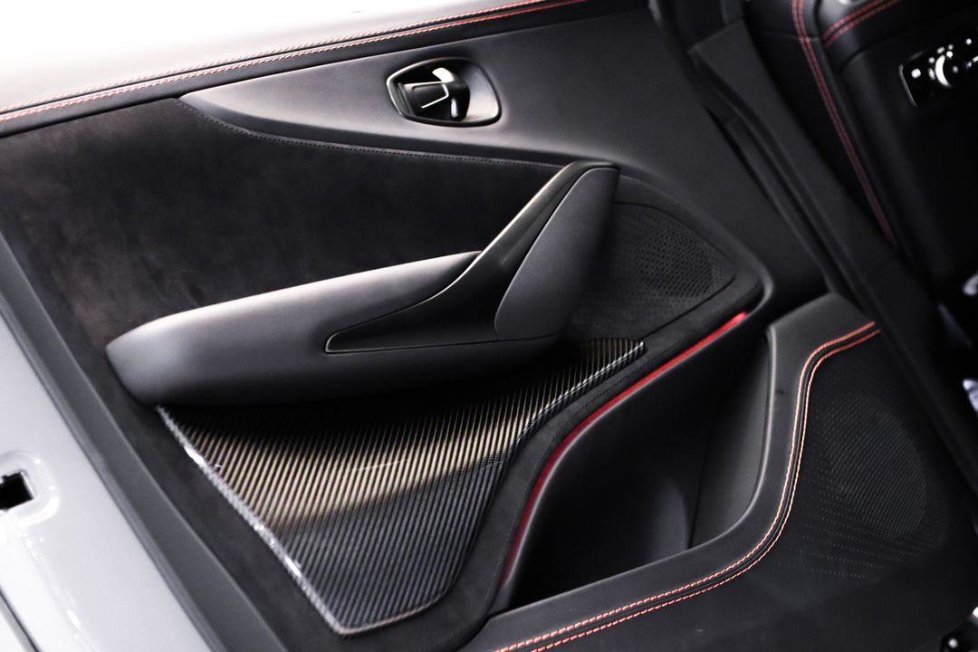 2023 Aston Martin DBX