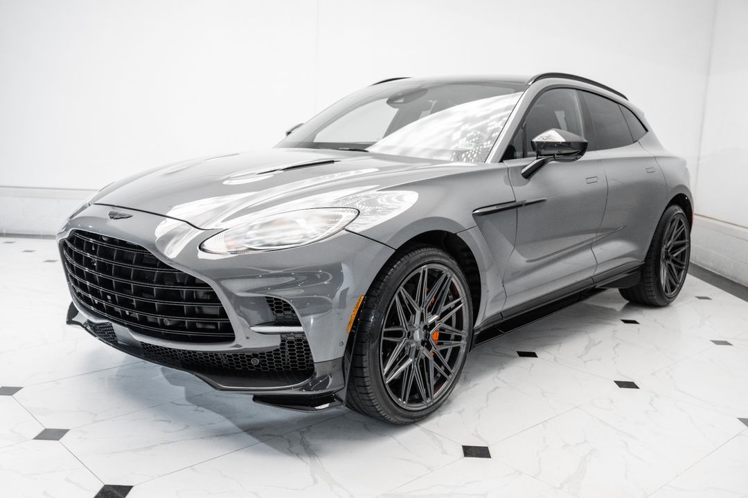 2023 Aston Martin DBX