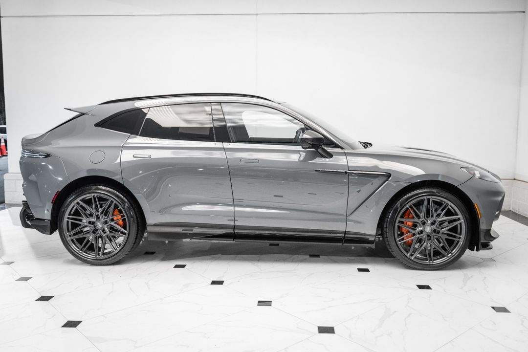 2023 Aston Martin DBX