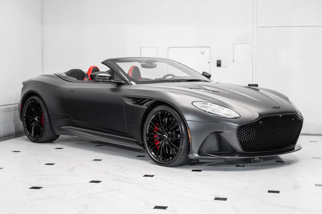 2023 Aston Martin DBS