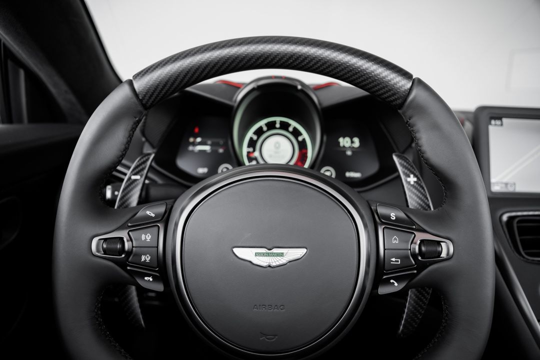 2023 Aston Martin DBS