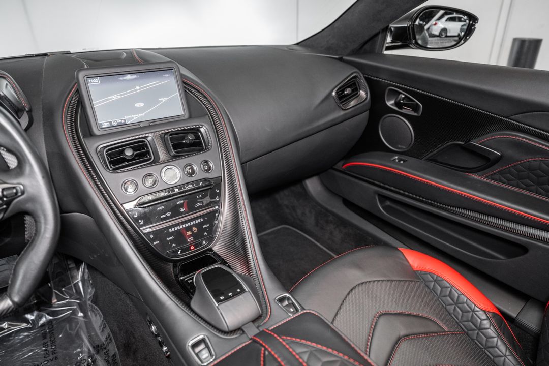 2023 Aston Martin DBS