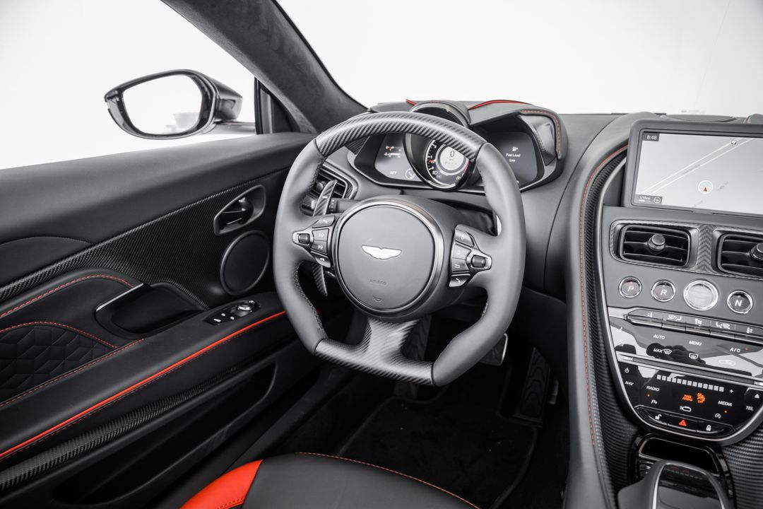 2023 Aston Martin DBS