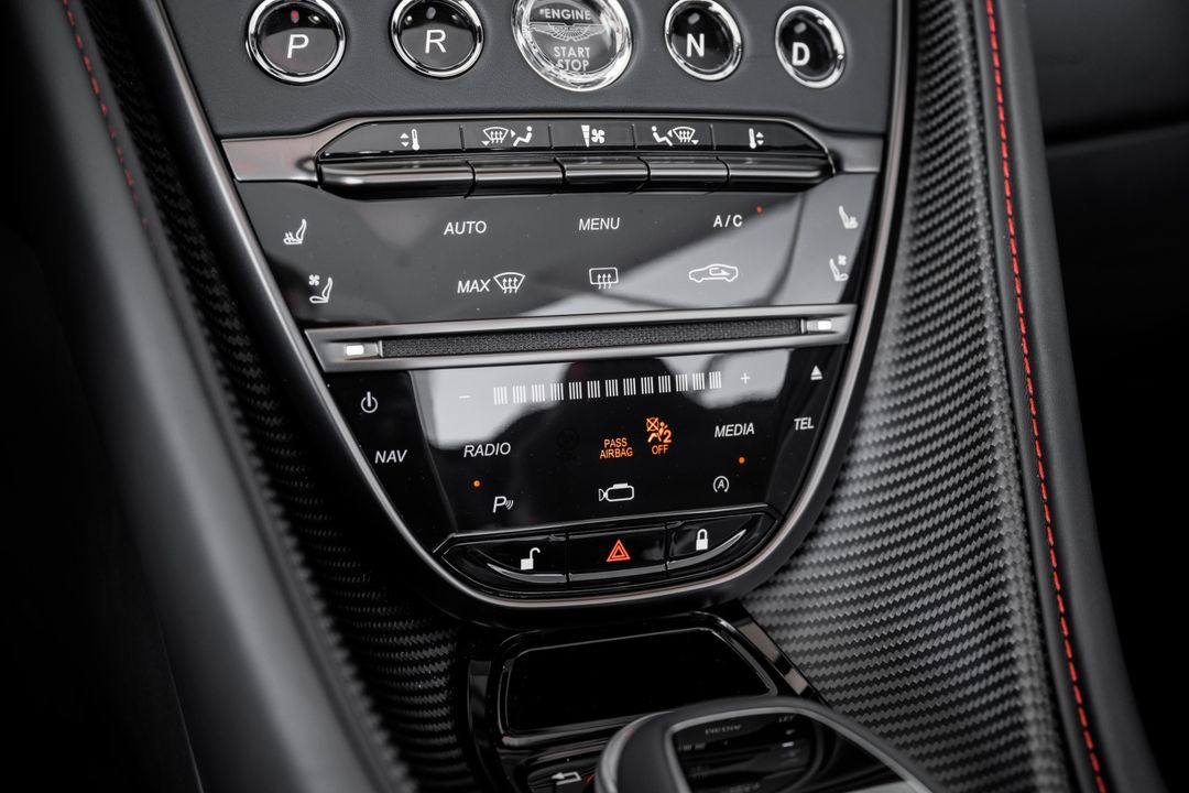 2023 Aston Martin DBS