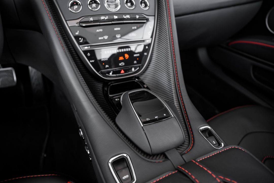 2023 Aston Martin DBS